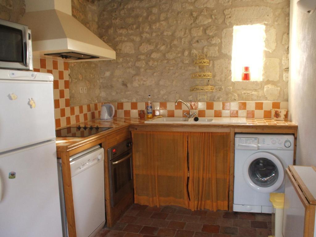 Manoir De La Rousselliere Aparthotel Loches Ruang foto
