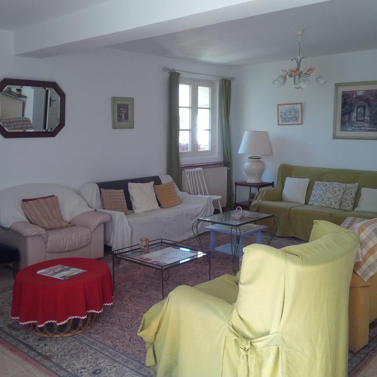 Manoir De La Rousselliere Aparthotel Loches Bagian luar foto