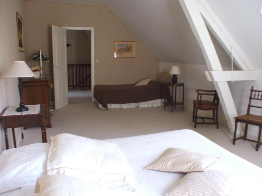 Manoir De La Rousselliere Aparthotel Loches Ruang foto