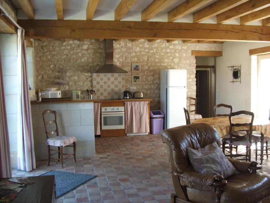 Manoir De La Rousselliere Aparthotel Loches Ruang foto