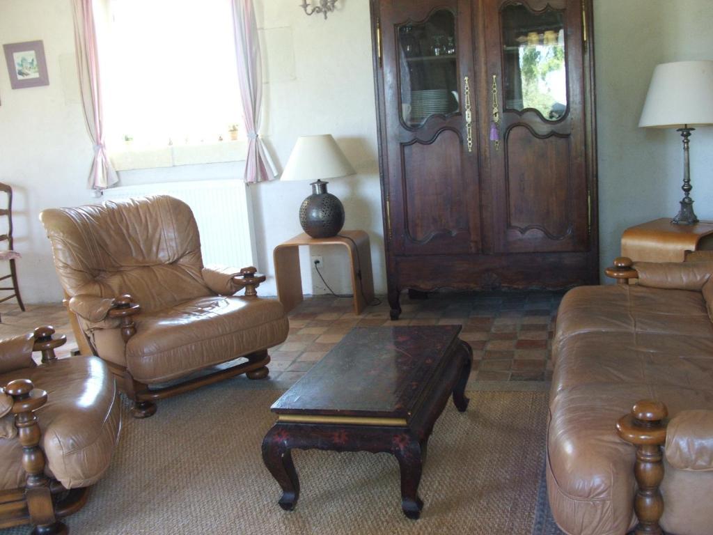 Manoir De La Rousselliere Aparthotel Loches Ruang foto